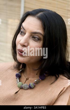 Die südasiatische indische Bollywood-Schauspielerin Shabana Azmi bei einem Treffen des Films Honeymoon Travels Pvt Ltd, Bombay Mumbai, Maharashtra, Indien KEIN MR Stockfoto