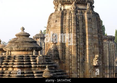 Tempel des Herrn Lingaraj aus dem 11. Jahrhundert, der Inbegriff architektonischer Schönheit und kunstvoller Eleganz, Bhubaneswar, Orissa, Indien, Asien Stockfoto