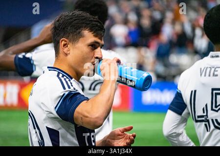 Vancouver, Kanada. März 2025. Vancouver, British Columbia, Kanada, 8. März 2025: Andres Cubas (20 Vancouver Whitecaps FC) während des Major League Soccer Matches zwischen Vancouver Whitecaps FC und CF Montreal im BC Place Stadium in Vancouver, British Columbia, Kanada (NUR REDAKTIONELLE VERWENDUNG). (Amy Elle/SPP) Credit: SPP Sport Press Photo. /Alamy Live News Stockfoto