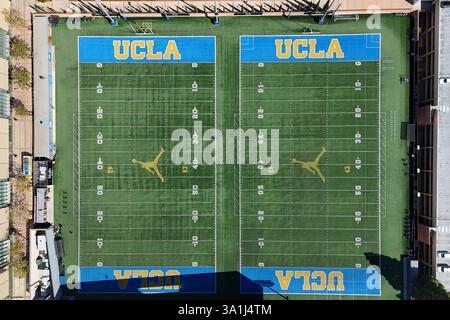 Los Angeles, Usa. März 2025. Eine allgemeine Luftaufnahme des Nike Jordan Logos auf den Fußballfeldern im Wasserman Football Center auf dem Campus der UCLA, Samstag, den 8. März 2025, in Los Angeles. Quelle: Bild von Sport /Alamy Live News Stockfoto
