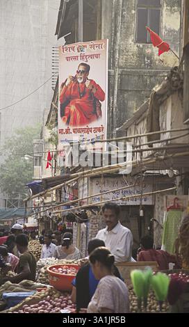 Poster von Bala saheb Thackarey in Market Area, Grant Road, Bombay Naw Mumbai, Maharashtra, Indien NA MR Stockfoto
