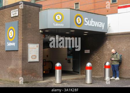 Östlicher Eingang zur U-Bahn-Station Buchanan Street, Glasgow, Schottland, Großbritannien Stockfoto