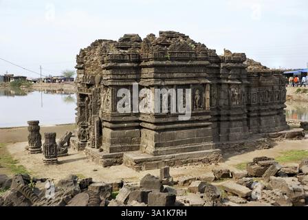 Der zum UNESCO-Weltkulturerbe gehörende Champaner Pavagadh, Lakulisha Tempel wurde im 10.-11. Jahrhundert n. Chr. erbaut und enthält schöne Bilder von Lakulisha, Dakshinamurti, Brahma und Vishn Stockfoto