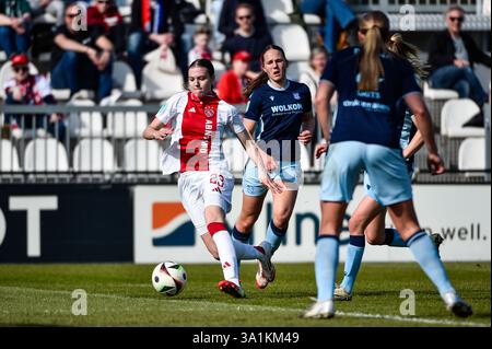 Amsterdam, Niederlande. März 2025. AMSTERDAM, NIEDERLANDE - 9. MÄRZ: Lotte Keukelaar - AFC Ajax während des niederländischen Azerion Frauen-Eredivisie-Spiels zwischen Ajax und Heerenveen im Sportpark de Toekomst am 9. März 2025 in Amsterdam, Niederlande. (Foto: Edwin J.H. de Vries/Orange Pictures) Credit: Orange Pics BV/Alamy Live News Stockfoto