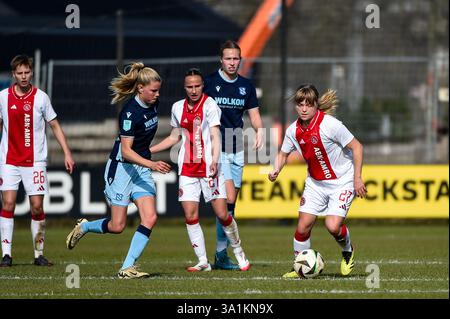 Amsterdam, Niederlande. März 2025. AMSTERDAM, NIEDERLANDE - 9. MÄRZ: Nayomi Buikema - AFC Ajax während des niederländischen Azerion Frauen-Eredivisie-Spiels zwischen Ajax und Heerenveen im Sportpark de Toekomst am 9. März 2025 in Amsterdam, Niederlande. (Foto: Edwin J.H. de Vries/Orange Pictures) Credit: Orange Pics BV/Alamy Live News Stockfoto