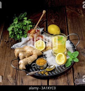 Ingwerlimonade mit Honig und Zitronen Stockfoto