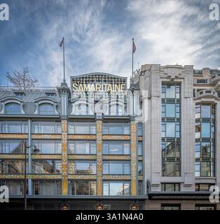 Paris, Frankreich - 03 08 2025: Kaufhaus La Samaritaine. Außenansicht der Fassade Stockfoto
