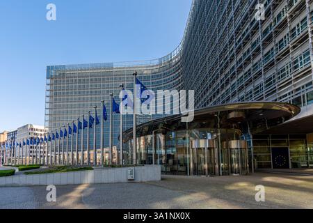 Eingang zum Berlaymont-Gebäude, Sitz der Europäischen Kommission, einer der wichtigsten Institutionen der Europäischen Union, Brüssel, Belgien Stockfoto
