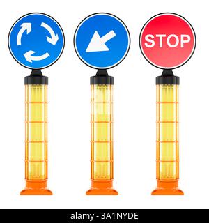Kunststoff-Verkehrssäulen mit Straßenschildern auf der rechten Seite Straße, halten Sie an der Ampel, fahren Sie weiter. 3D-Rendering isoliert auf weißem Hintergrund Stockfoto