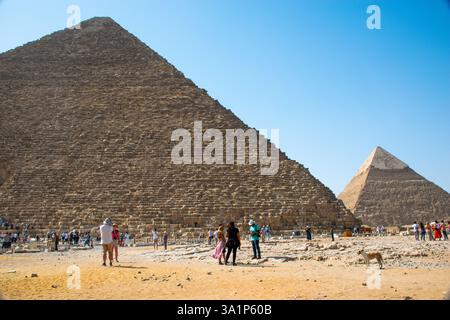 Erkunden Sie die großen Pyramiden von Gizeh in Kairo, Ägypten. Stockfoto