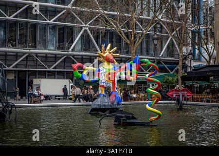 Der Strawinski-Brunnen Fontaine Ã Strawinsky oder Fontaine Strawinsky auf dem Igor-Strawinski-Platz beim Centre Georges Pompidou in Paris wurde vom Schweizer Bildhauer Jean Tinguely und seiner Ehefrau Niki de Saint Phalle, entworfen. Strawinski-Brunnen *** der Strawinsky-Brunnen, Fontaine Ã Strawinsky oder Fontaine Strawinsky, auf dem Igor-Strawinsky-Platz im Centre Georges Pompidou in Paris, wurde vom Schweizer Bildhauer Jean Tinguely und seiner Frau Niki de Saint Phalle Strawinsky-Brunnen entworfen Stockfoto