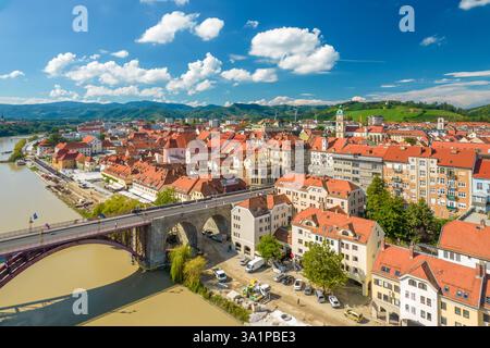 Maribor Stadtlandschaft aus der Vogelperspektive bei sonnigem Tag, Slowenien Stockfoto