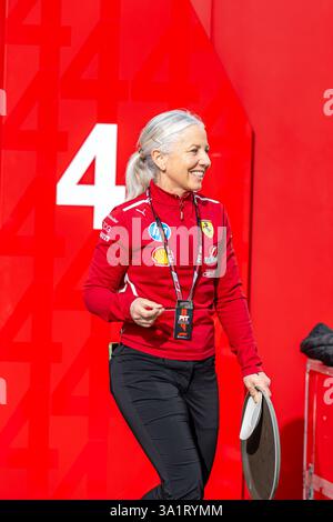 BAHRAIN INTERNATIONAL CIRCUIT, BAHRAIN – 26. FEBRUAR: Angela Cullen, Lewis Hamilton-Trainerin, während der Bahrain-Tests auf dem Bahrain International Circuit am Mittwoch, 26. Februar 2025 in Sakhir, Bahrain (Foto: Michael Potts/BSR Agency) Stockfoto