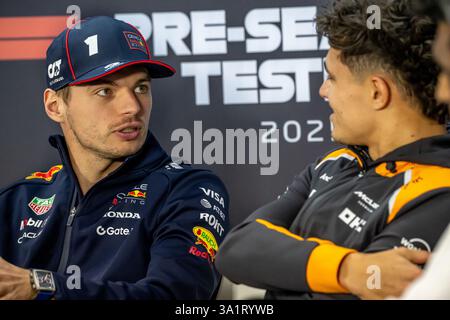 BAHRAIN INTERNATIONAL CIRCUIT, BAHRAIN - 27. FEBRUAR: Max Verstappen, Red Bull Racing RB21 aus den Niederlanden während der Bahrain-Tests auf dem Bahrain International Circuit am Donnerstag, 27. Februar 2025 in Sakhir, Bahrain (Foto: Michael Potts/BSR Agency) Credit: BSR Agency/Alamy Live News Stockfoto