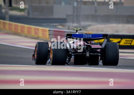 BAHRAIN INTERNATIONAL CIRCUIT, BAHRAIN - 27. FEBRUAR: Lewis Hamilton, Ferrari SF-25 aus Großbritannien während der Bahrain-Tests auf dem Bahrain International Circuit am Donnerstag, 27. Februar 2025 in Sakhir, Bahrain (Foto: Michael Potts/BSR Agency) Stockfoto