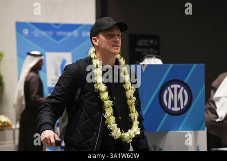 Riad, Saudi-Arabien. Dezember 2024 30. Inter Mailand Piotr Zielinski Ankunft am King Khalid International Airport während des EA Sports FC Supercup 2024/2025 - Sport, Fußball - Riad, Saudi Arabien - Montag, 30. Dezember 2024 (Foto: Massimo Paolone/LaPresse) Credit: LaPresse/Alamy Live News Stockfoto