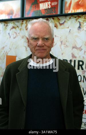 Malcolm McDowell besuchte die Weltpremiere des Films „Dead man's Shoes“ im UGC-Kino. Die Premiere ist Teil des Edinburgh International Film Festivals, das bis zum 29. August stattfindet. Stockfoto