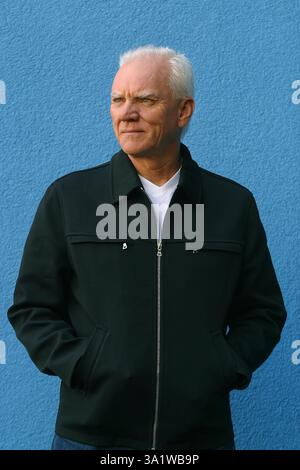 Der britische Filmstar Malcolm McDowell, der im Sheraton Hotel in Edinburgh bei einem Fotobesuch vor einem besonderen Ereignis beim Edinburgh International Film Festival gezeigt wurde und die Karriere von Regisseur Lindsay Anderson übertrug. Das Filmfestival findet bis zum 29. August statt. Stockfoto