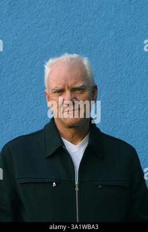 Der britische Filmstar Malcolm McDowell, der im Sheraton Hotel in Edinburgh bei einem Fotobesuch vor einem besonderen Ereignis beim Edinburgh International Film Festival gezeigt wurde und die Karriere von Regisseur Lindsay Anderson übertrug. Das Filmfestival findet bis zum 29. August statt. Stockfoto