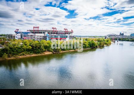 13. Oktober 2023, Nashville, TN: Blick auf das Nissan-Fußballstadion vom Cumberland River in Nashville, Tennessee Stockfoto