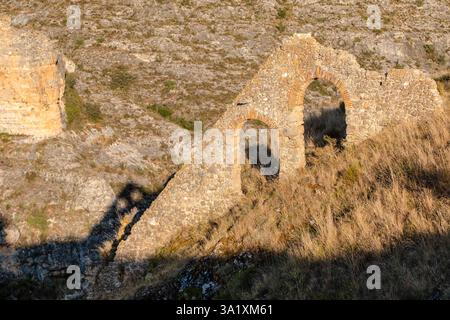 Aquädukt der Burg Berlanga de Duero, 16. Jahrhundert. Soria, autonome Gemeinschaft Castilla y León, Spanien, Europa. Stockfoto