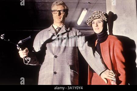 DIE IPCRESS-DATEI 1965 Rank Film Distributors Produktion mit Michael Caine als Harry Palmer und Sue Lloyd als Jean Courtney Stockfoto