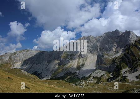 Landschaft der Durmitor Berge mit Bobotov Kuk - der höchste Punkt in Montenegro Stockfoto
