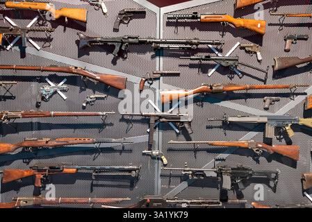 Szenen im Militärmuseum von Doss Trento und Alpini. Trient, Italien Stockfoto