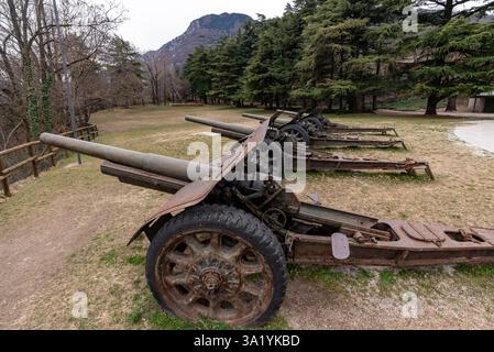Szenen im Militärmuseum von Doss Trento und Alpini. Trient, Italien Stockfoto