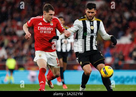 Andrea Belotti und Ze Vitor wurden während des Spiels der Liga Portugal zwischen den Teams SL Benfica und CD Nacional (Maciej Rogowski) gesehen Stockfoto