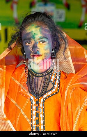 Holi ist ein beliebtes und bedeutendes Hindufest, das als Festival der Farben, Liebe und Frühling gefeiert wird. Stockfoto