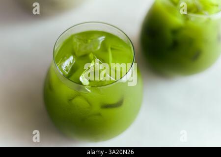 Eisgekühlter, reiner Matcha-grüner Tee, Café-Menü Stockfoto