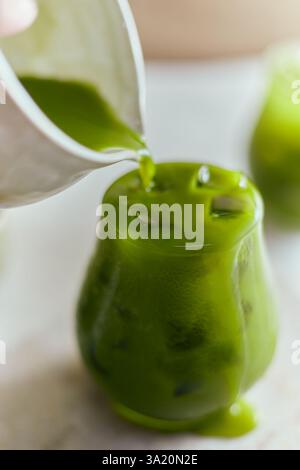 Eisgekühlter, reiner Matcha-grüner Tee, Café-Menü Stockfoto