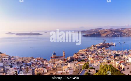 Blick auf Ermoupolis, Kykladen, Syros Stockfoto