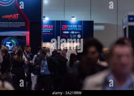 Excel London, Newham, London, Großbritannien. März 2025. Mehr als 200 Aussteller stellen auf der Veranstaltung ihre Produkte aus dem Bereich der Raumfahrt vor. Mehr als 150 Referenten aus aller Welt diskutieren auf einer Bühne über die Zukunft der Branche. Das Vereinigte Königreich will bis 2030 10 % des globalen Raumfahrtmarktes erobern und setzt sich ein jährliches Umsatzziel von 40 Mrd. GBP fest Stockfoto