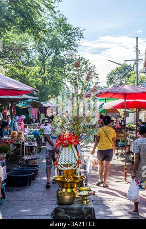 Bangkok, Thailand - 17. Juli 2016 : Thai Street Food mit der Spende auf dem Markt. Stockfoto
