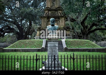 Büste von General McLaws am Cicil war Monument im Forsyth Park. Stockfoto