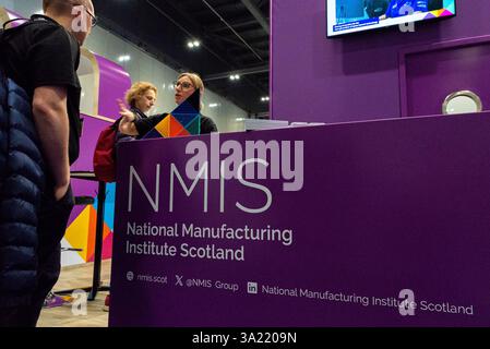 Excel London, Newham, London, Großbritannien. März 2025. Mehr als 200 Aussteller stellen auf der Veranstaltung ihre Produkte aus dem Bereich der Raumfahrt vor. Mehr als 150 Referenten aus aller Welt diskutieren auf einer Bühne über die Zukunft der Branche. Das Vereinigte Königreich will bis 2030 10 % des globalen Raumfahrtmarktes erobern und setzt sich ein jährliches Umsatzziel von 40 Mrd. GBP fest Stockfoto