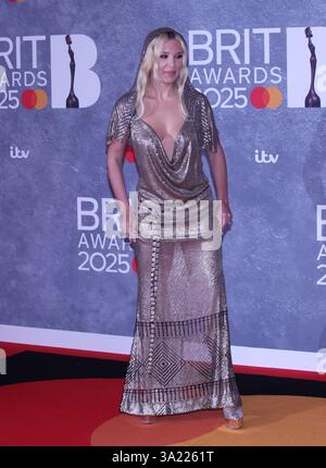 London, Großbritannien. Millie Bobby Brown bei den BRIT Awards 2025. Das O2 London. März 20254 Ref:LMK11-S080325-001 Steve Bealing/Landmark Media WWW.LMKMEDIA.COM NUR ZUR REDAKTIONELLEN VERWENDUNG. DIE VERWENDUNG VON WAREN ODER POSTERN IST NICHT GESTATTET. Stockfoto