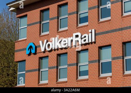 VolkerRail-Logo-Schild. VolkerRail ist ein spezialisiertes Eisenbahninfrastrukturunternehmen. Übergeordnete Organisationen: VolkerWessels. Stockfoto