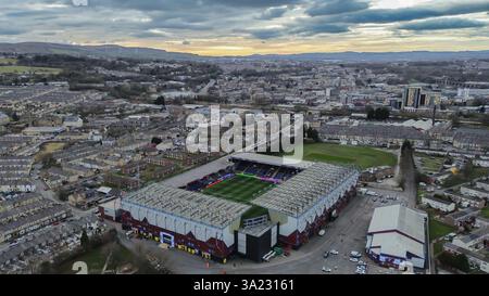 Eine allgemeine Luftaufnahme des Turf Moor vor dem Sky Bet Championship Match Burnley gegen West Bromwich Albion in Turf Moor, Burnley, Großbritannien, 11. März 2025 (Foto: Jorge Horsted/News Images) Stockfoto