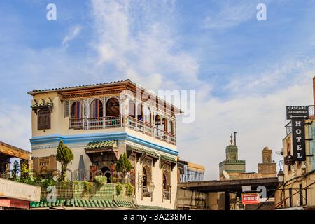 Ein Restaurant La Kasbah de Fes in der Altstadt in der historischen Stadt Fes in Marokko in Nordafrika. Stockfoto