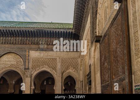 Die Medersa Bou Inania ist eine Madrasa in Fes, Marokko. Medersa Bou Inania ist als hervorragendes Beispiel für Marinid Architektur anerkannt. Stockfoto