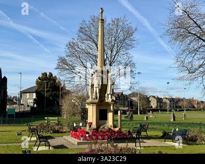 War Memorial und Mohnblumen, Builth Wells, Powys, Wales Stockfoto
