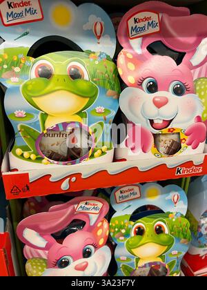 Kinder, Easter, Kinder Maxi Mix, Osterspezialitäten, Osterschokoladen, Schokoladenprodukte, Kinder Ostergeschenke, traditionelle Osterbonbons, 2025 Stockfoto