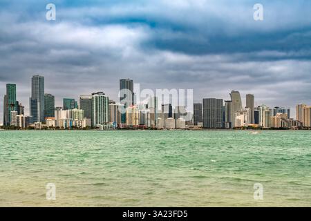 Skyline von Büro- und Wohngebäuden im Brickell District in der Innenstadt von Miami, USA. Stockfoto