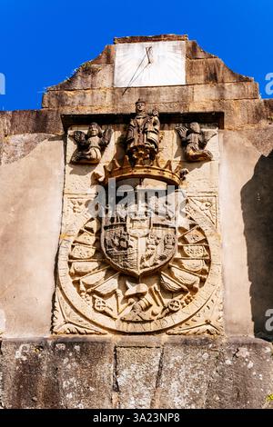 Das Santa Maria Tor, 16. Jahrhundert, über dem Bogen befindet sich das Stadtwappen. Hondarribien, Gipuzkoa, Baskenland, Spanien, Europa Stockfoto