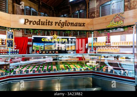 Marktstand in Colmar, der regionale Produkte verkauft. Colmar, Colmar-Ribeauvillé, Haut-Rhin, Frankreich, Europa Stockfoto