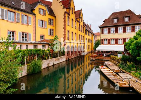 Das „kleine Venedig“ ist der Name für den Verlauf des Lauch in Colmar. Colmar, Colmar-Ribeauvillé, Haut-Rhin, Frankreich, Europa Stockfoto