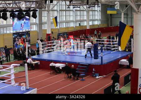 ODESSA, UKRAINE - 10. März 2025: Ukrainischer Boxcup unter Männern und Frauen. Eröffnungszeremonie des Wettbewerbs, des Konzerts, der Preise, der Trainer, der Richter, Par Stockfoto